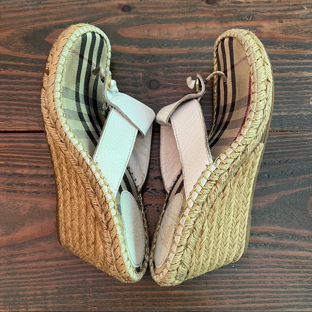 Burberry Shoes Burberry White Espadrille Wedge Thong Sandals Size 8 - Picture 4 of 9
